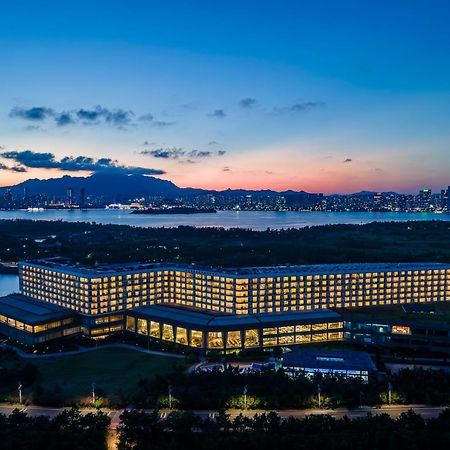 Wyndham Grand Qingdao Hotell Eksteriør bilde
