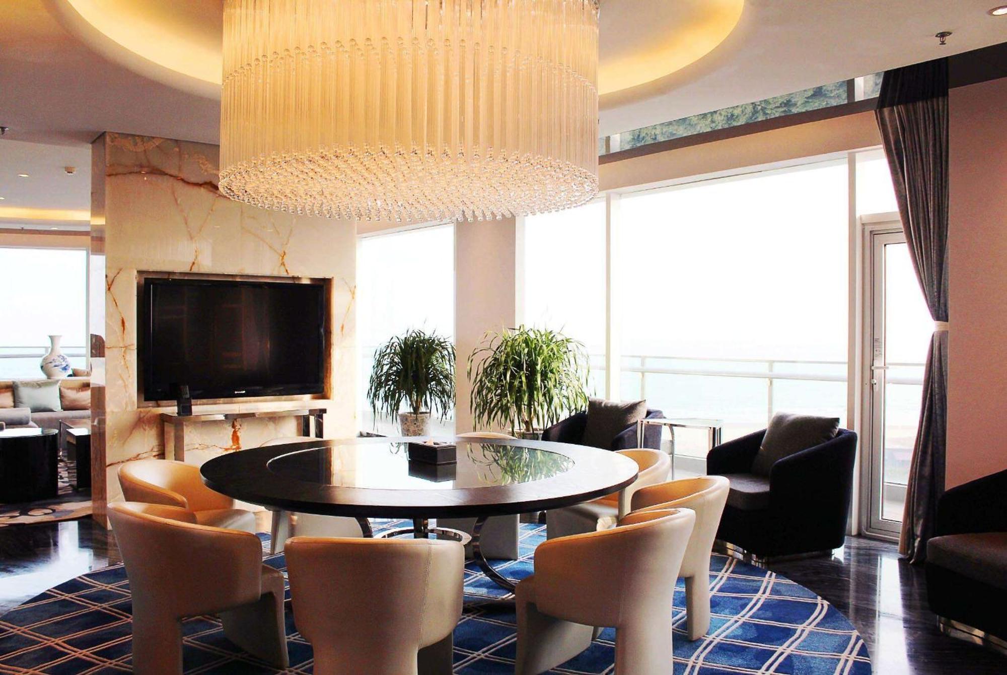 Wyndham Grand Qingdao Hotell Eksteriør bilde